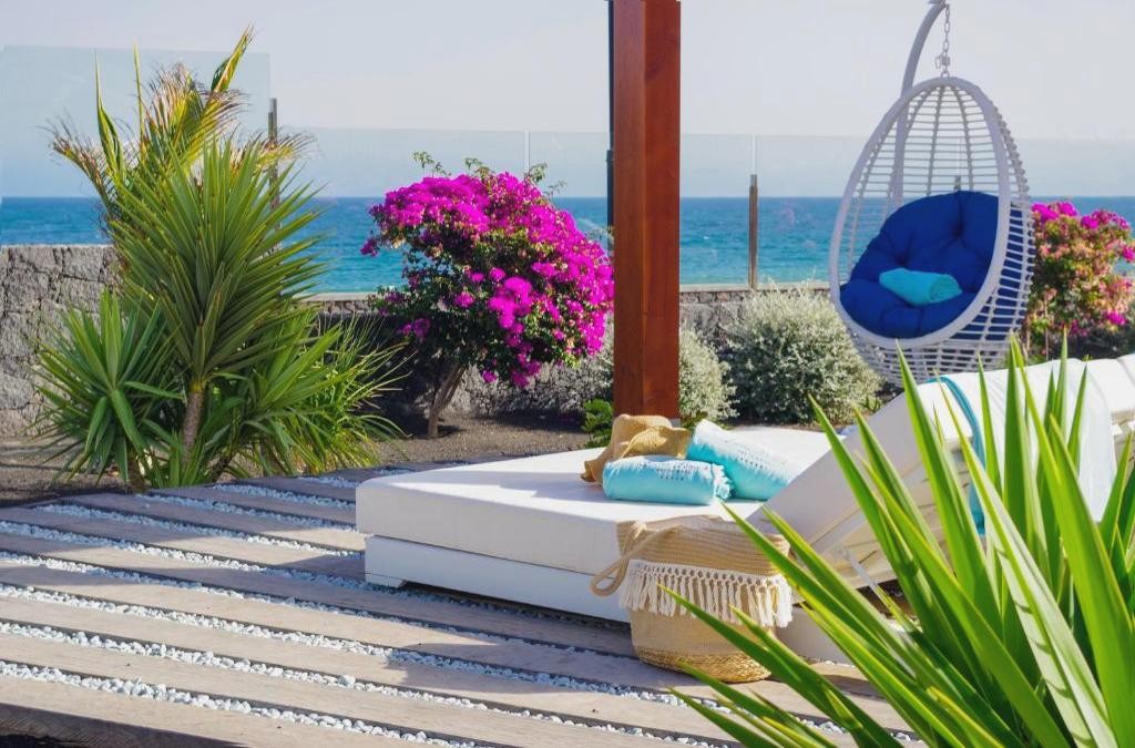 Wake up in a volcanic paradise with a 5-star hotel and spa included