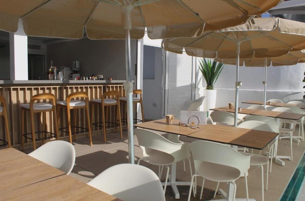 HL Miraflor Suites Hotel