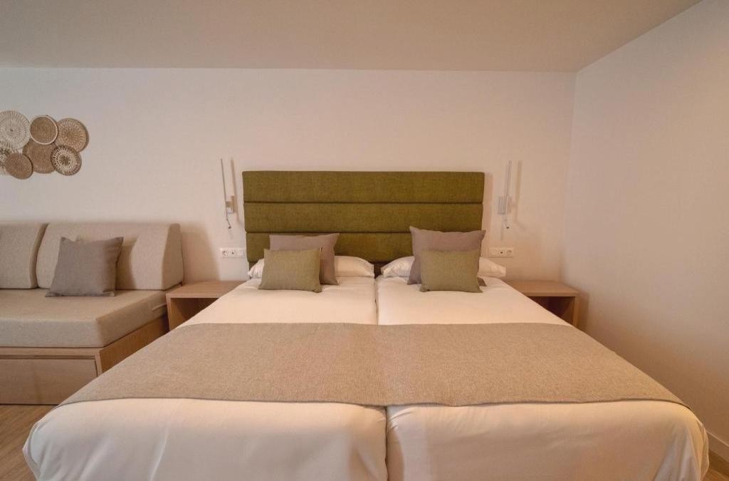 HL Miraflor Suites Hotel