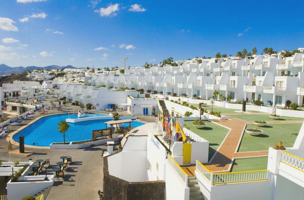 Volcanic Paradise at Irresistible Rates
