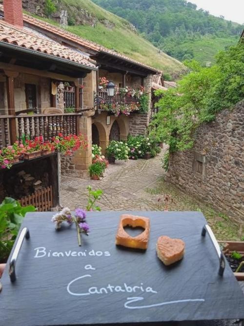 Desconecta entre montañas y encanto cántabro con desayunos