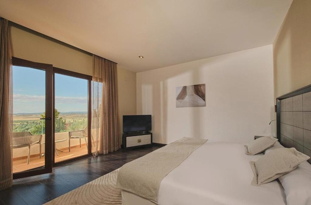 Toledo a todo lujo: hotel 4* en un entorno único ¡Spa incluido! - Hotel Spa Villa Nazules