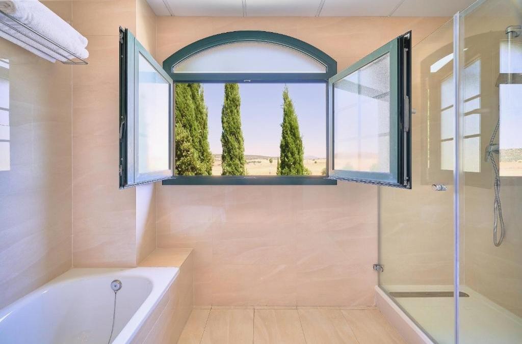 Ávila, un viaje al corazón de Castilla en hotel 4* - Hotel Ávila Golf
