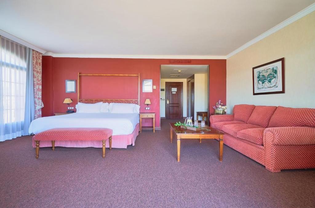 Ávila, un viaje al corazón de Castilla en hotel 4* - Hotel Ávila Golf