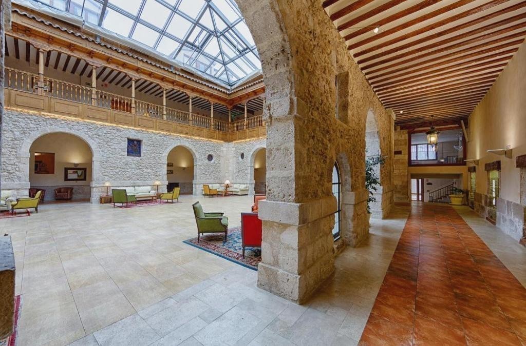 Relax entre viñedos: hotel 4* con spa en la Ribera del Duero - AZZ Peñafiel Las Claras Hotel & Spa