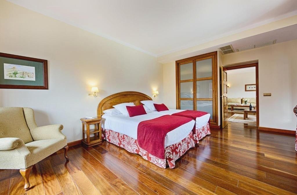 Relax entre viñedos: hotel 4* con spa en la Ribera del Duero - AZZ Peñafiel Las Claras Hotel & Spa