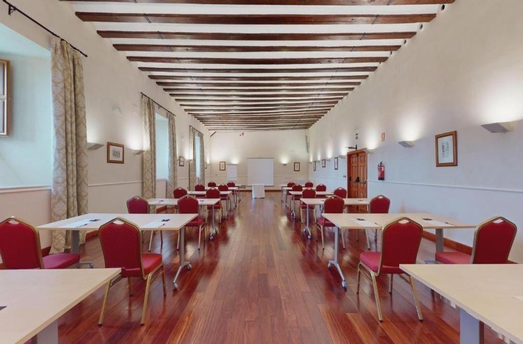 Relax entre viñedos: hotel 4* con spa en la Ribera del Duero - AZZ Peñafiel Las Claras Hotel & Spa