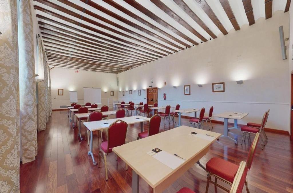 Relax entre viñedos: hotel 4* con spa en la Ribera del Duero - AZZ Peñafiel Las Claras Hotel & Spa