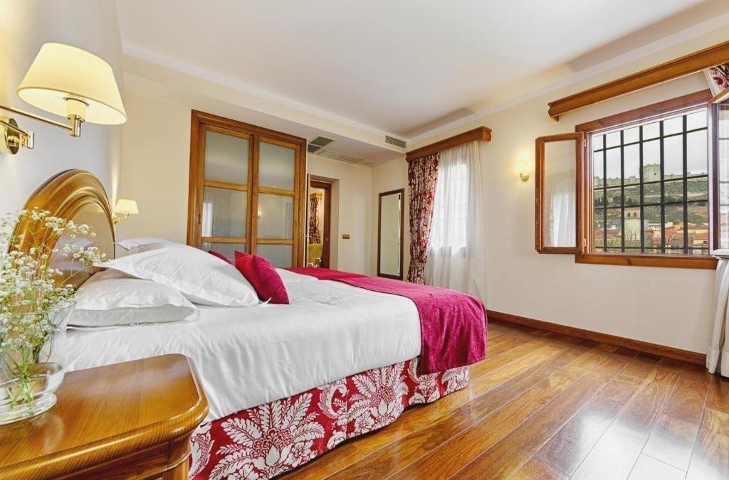 Relax entre viñedos: hotel 4* con spa en la Ribera del Duero - AZZ Peñafiel Las Claras Hotel & Spa