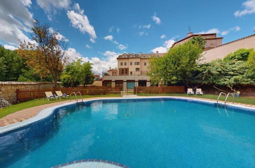 Relax entre viñedos: hotel 4* con spa en la Ribera del Duero - AZZ Peñafiel Las Claras Hotel & Spa
