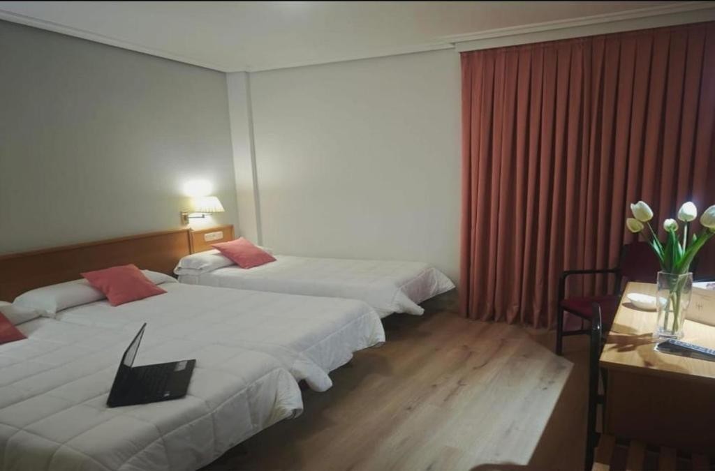 ¡Pasea por Salamanca! Historia, tapeo y desconexión - Hotel Helmántico