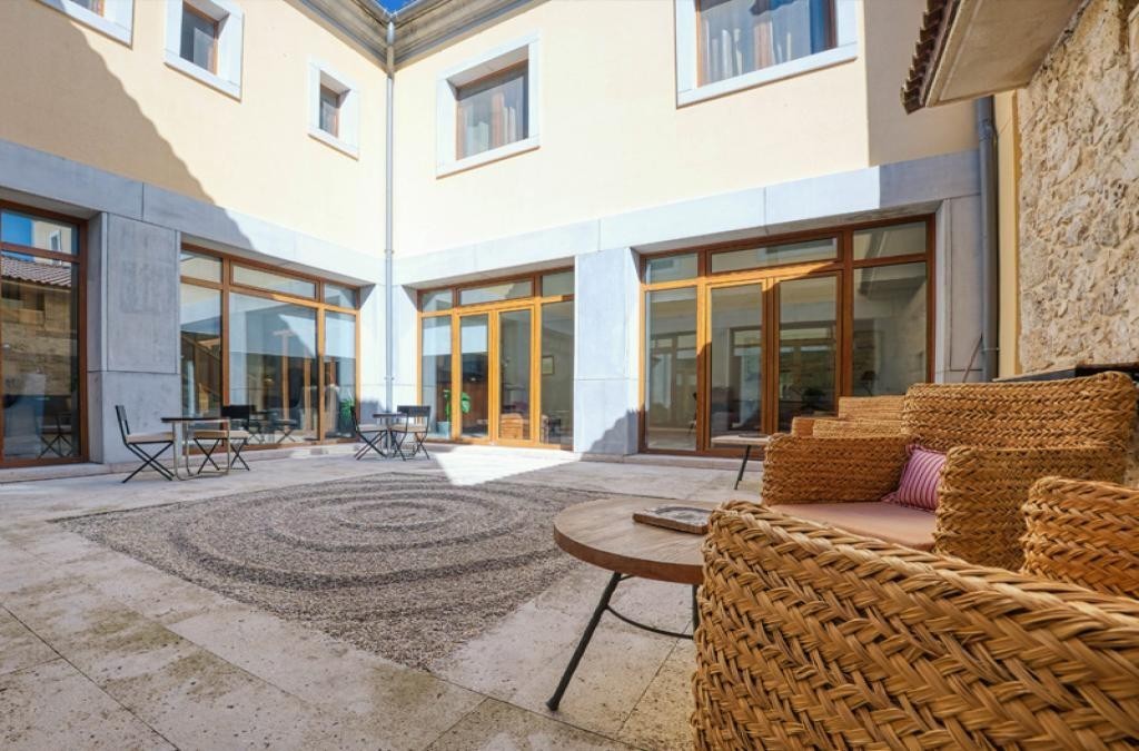 Escapada romántica con sesión de spa privado en el corazón de Castilla