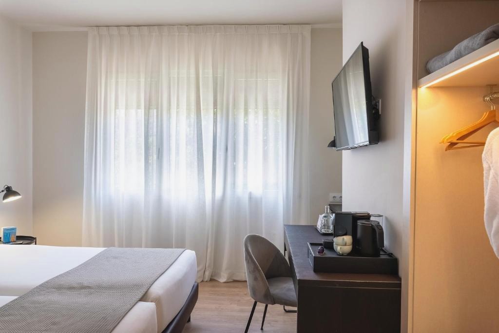 ¡Especial Barcelona en Hotel de 3 o 4 estrellas! - Tres Torres Atiram Hotel