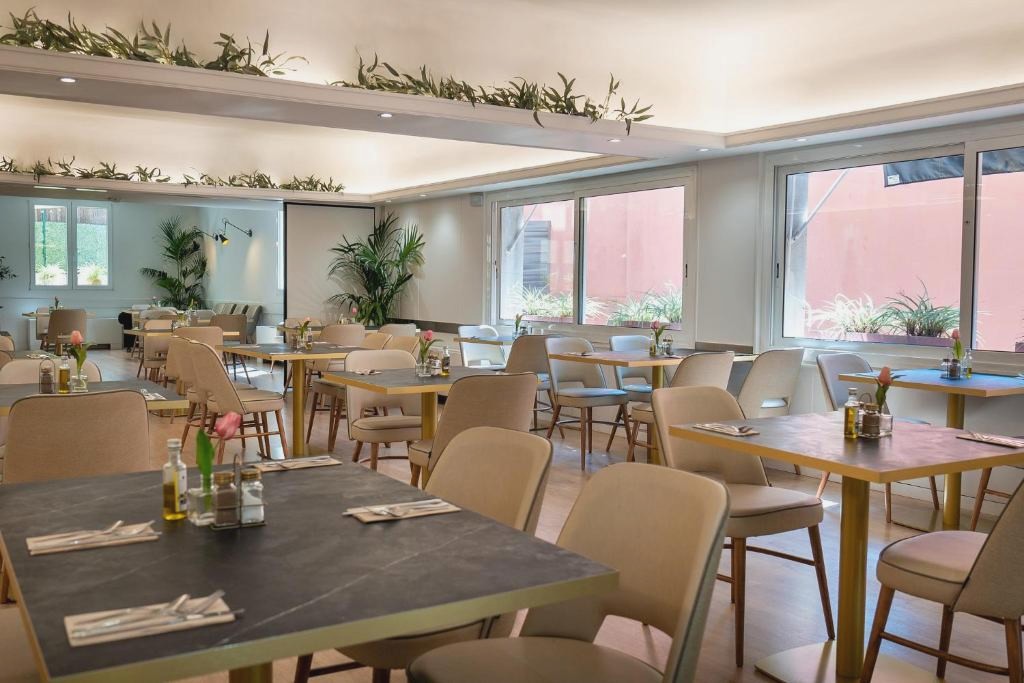¡Especial Barcelona en Hotel de 3 o 4 estrellas! - Tres Torres Atiram Hotel