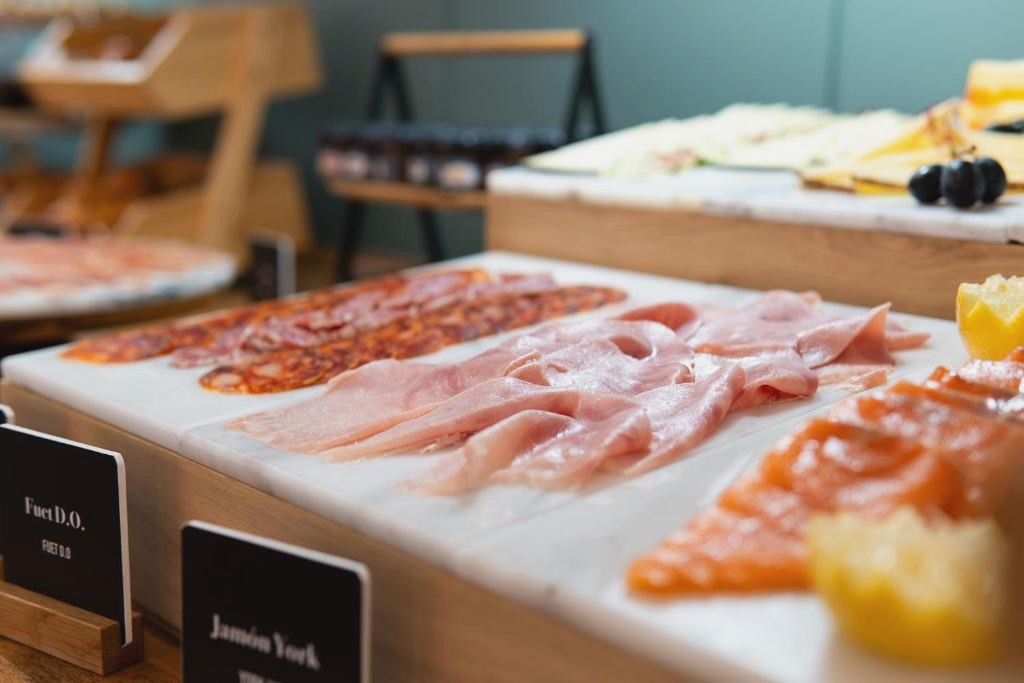 ¡Especial Barcelona en Hotel de 3 o 4 estrellas! - Tres Torres Atiram Hotel