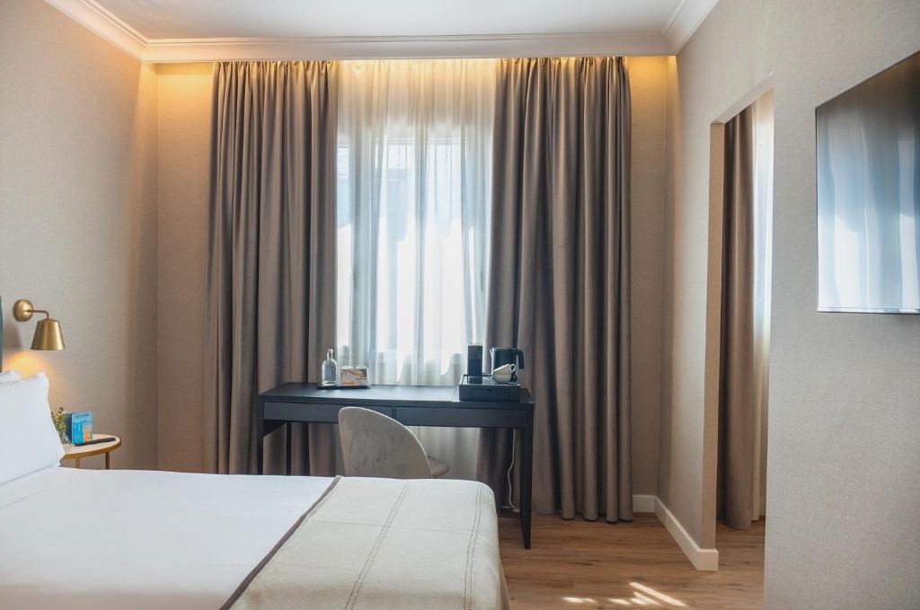 ¡Especial Barcelona en Hotel de 3 o 4 estrellas! - Tres Torres Atiram Hotel