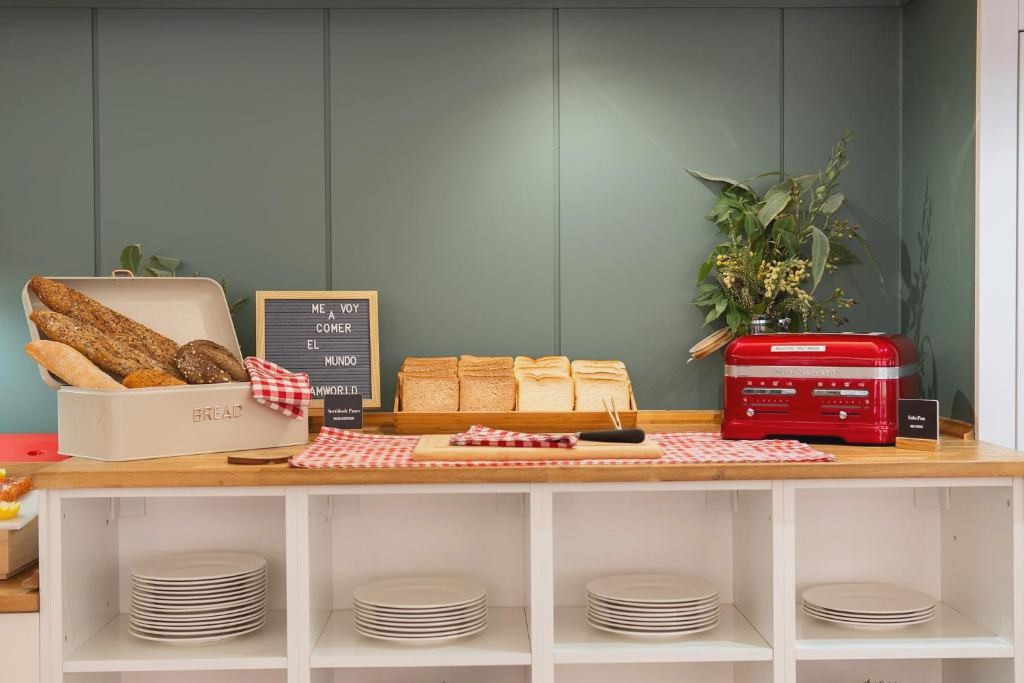 ¡Especial Barcelona en Hotel de 3 o 4 estrellas! - Tres Torres Atiram Hotel