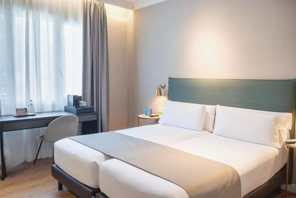 ¡Especial Barcelona en Hotel de 3 o 4 estrellas!