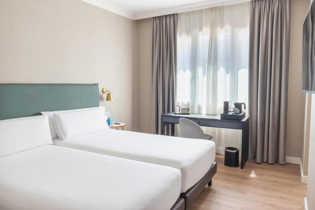 ¡Especial Barcelona en Hotel de 3 o 4 estrellas!