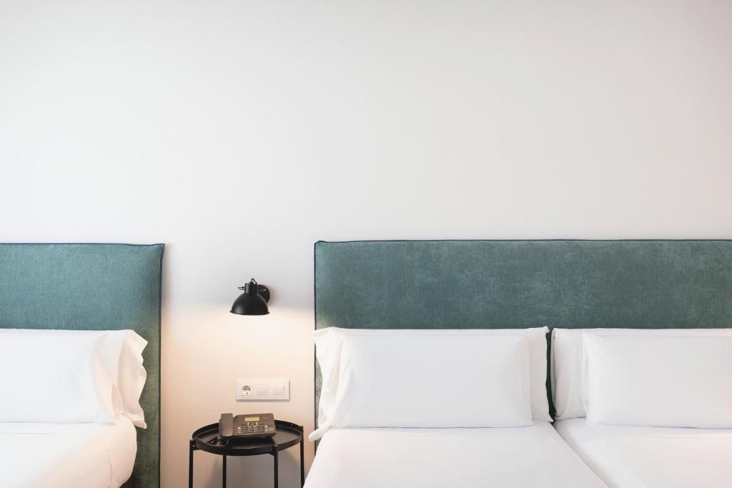 ¡Especial Barcelona en Hotel de 3 o 4 estrellas! - Tres Torres Atiram Hotel