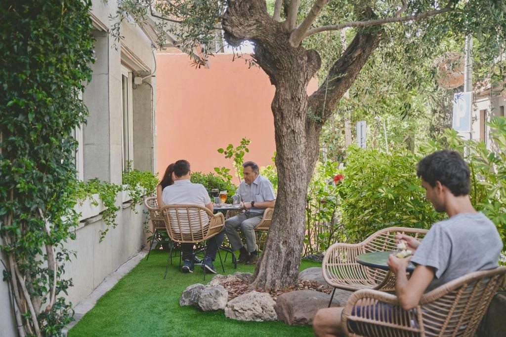 ¡Especial Barcelona en Hotel de 3 o 4 estrellas! - Tres Torres Atiram Hotel