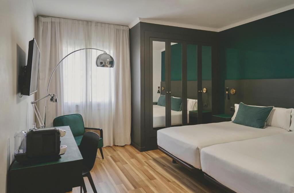 ¡Hotel 4* céntrico en Barcelona con Desayuno!