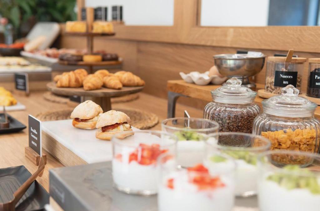 ¡Hotel 4* céntrico en Barcelona con Desayuno! - Atiram Arenas