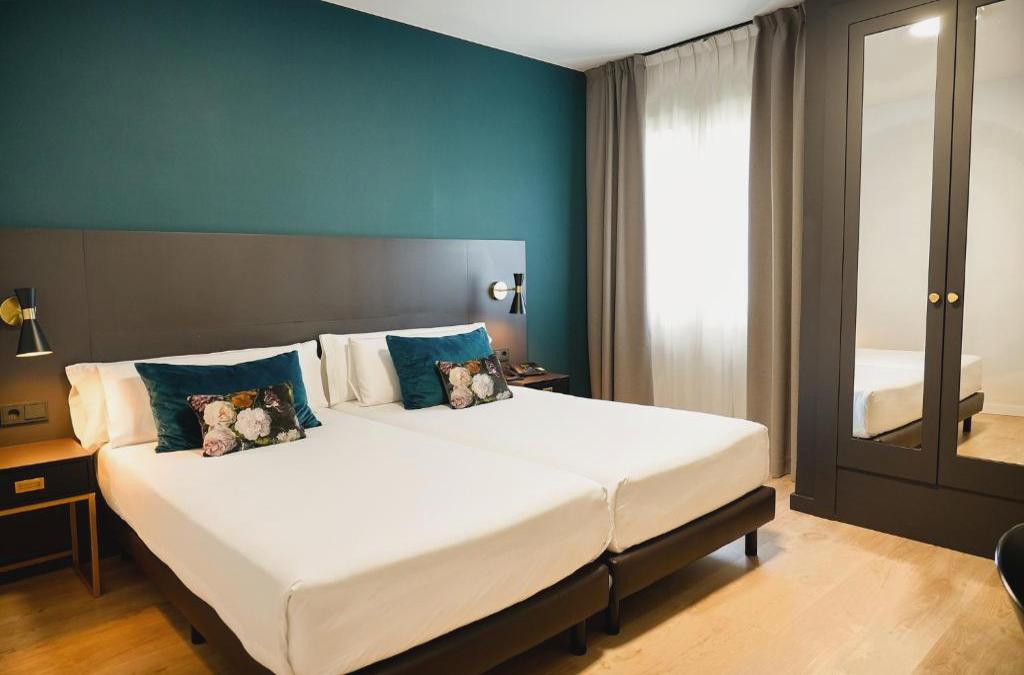¡Hotel 4* céntrico en Barcelona con Desayuno! - Atiram Arenas