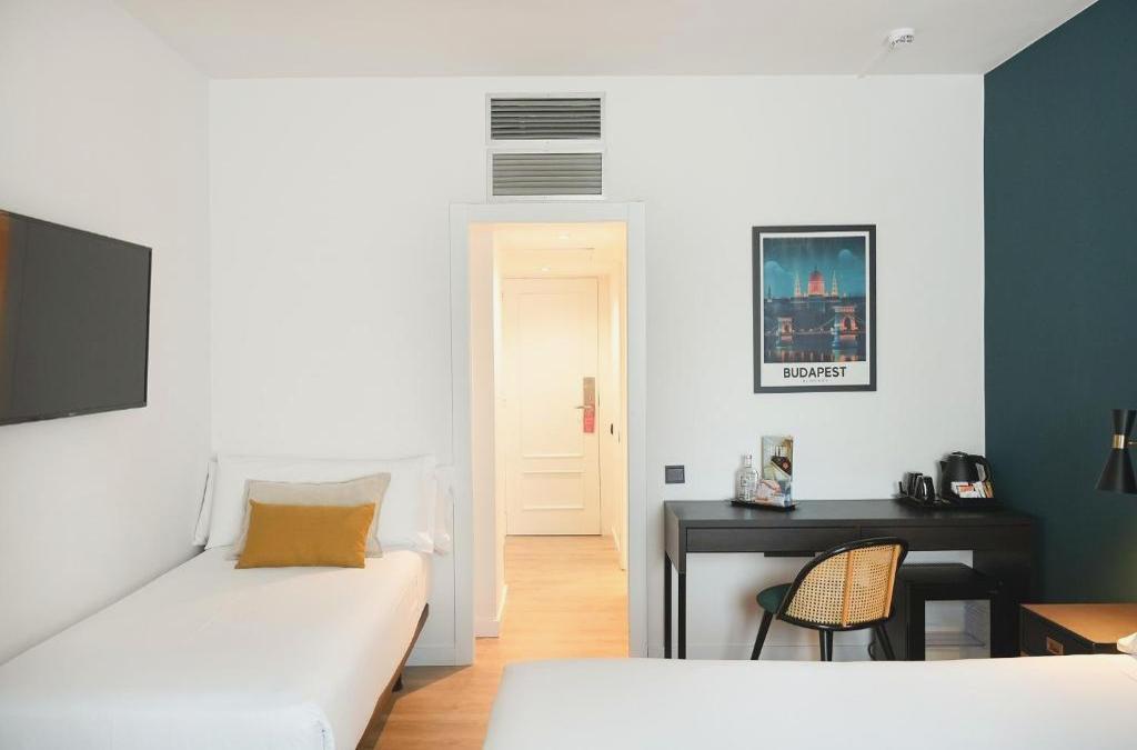 ¡Hotel 4* céntrico en Barcelona con Desayuno! - Atiram Arenas