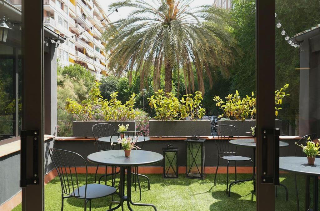 ¡Hotel 4* céntrico en Barcelona con Desayuno! - Atiram Arenas
