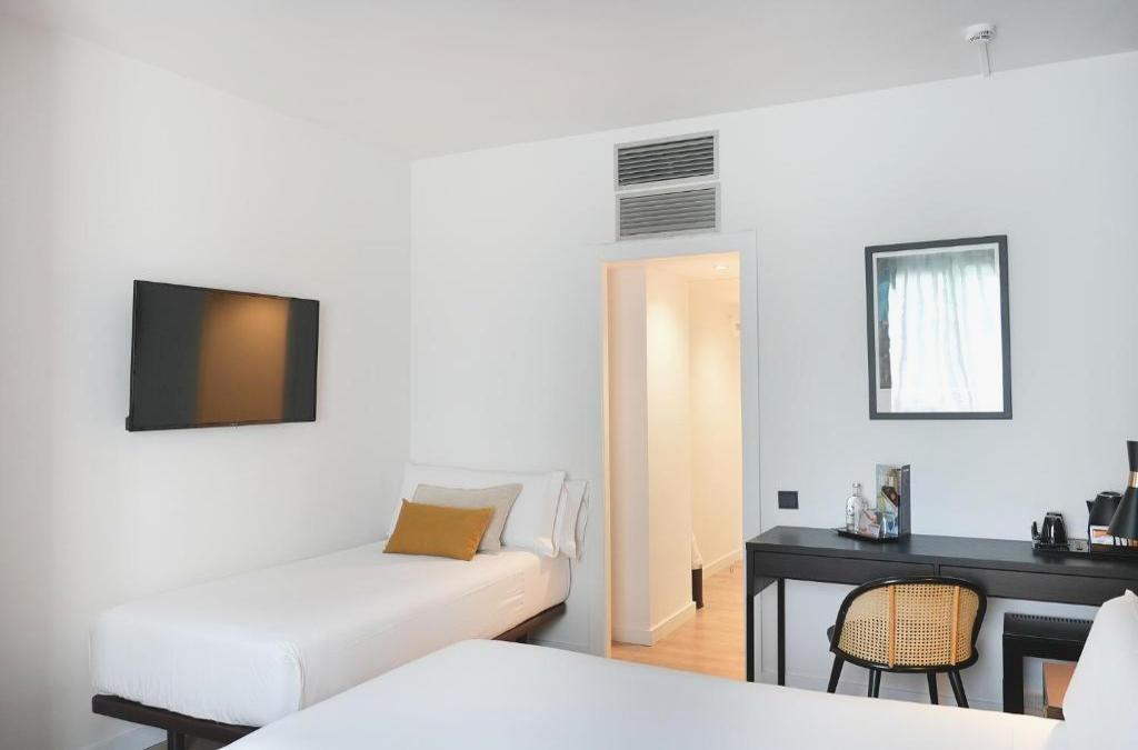 ¡Hotel 4* céntrico en Barcelona con Desayuno! - Atiram Arenas