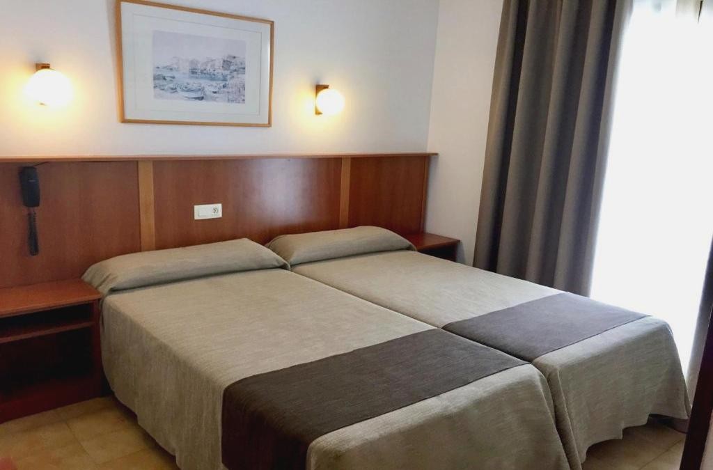 ¡ÚLTIMA HORA! Blanes a 200 metros de la playa en Media Pensión - Hotel Stella Maris