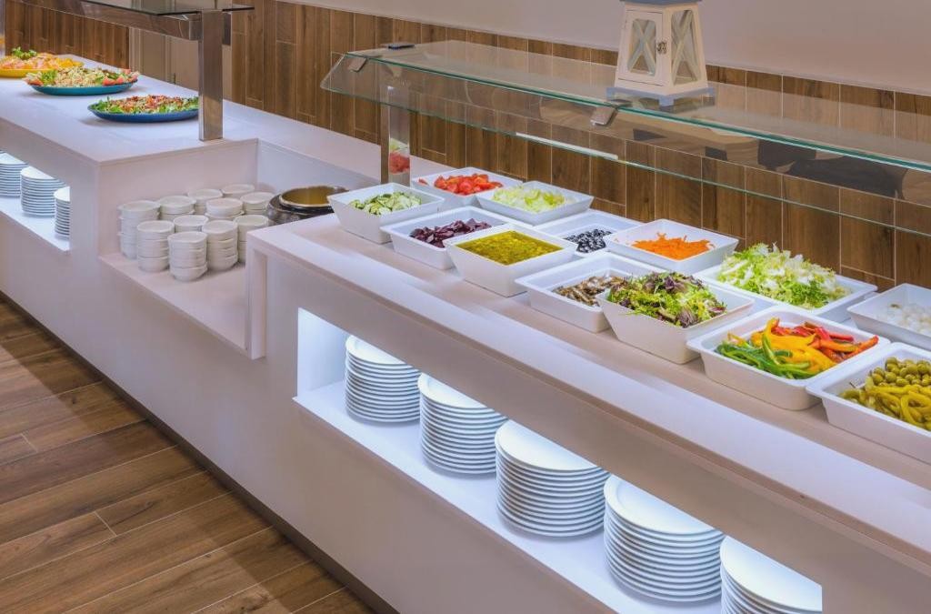 Verano en hotel 4* en Calella ¡niños viajan con 50% de descuento! - Hotel Oasis Park Splash