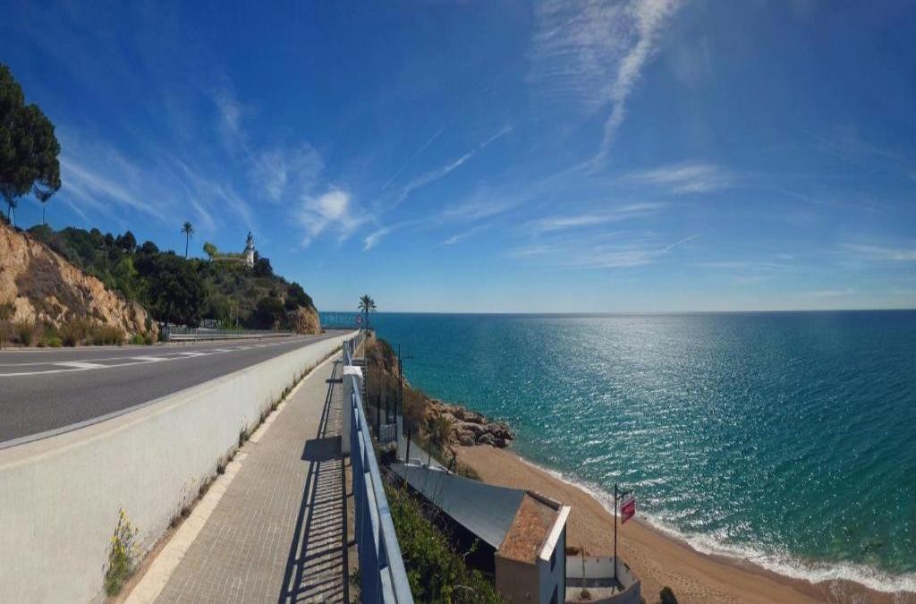 Verano en hotel 4* en Calella ¡niños viajan con 50% de descuento! - Hotel Oasis Park Splash