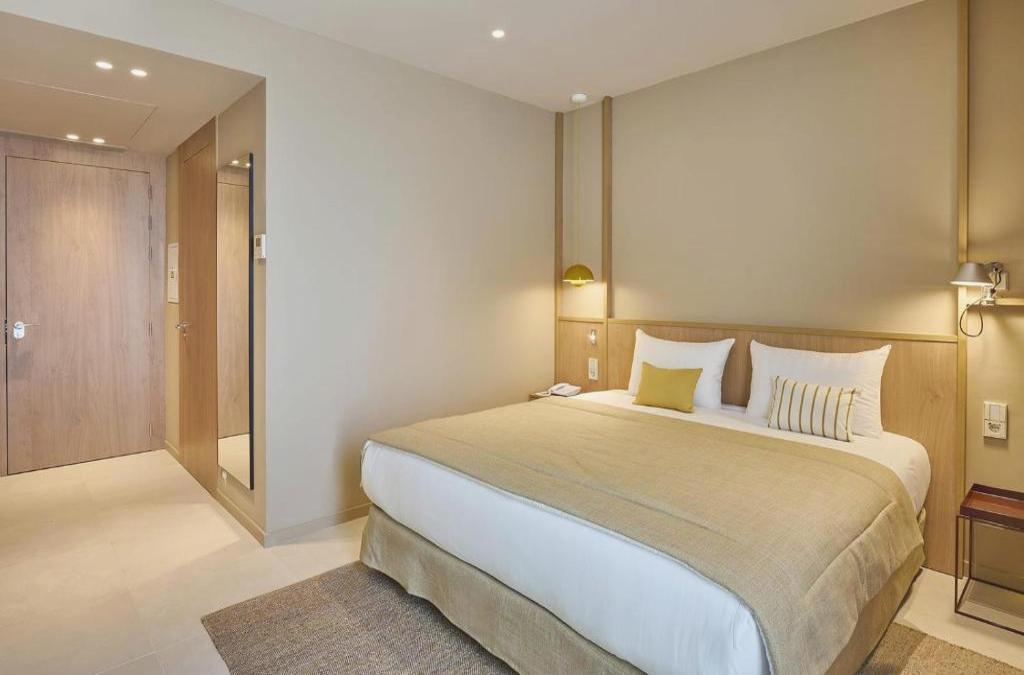 Disconnect in Cambrils in a modern and cozy 4* hotel. 