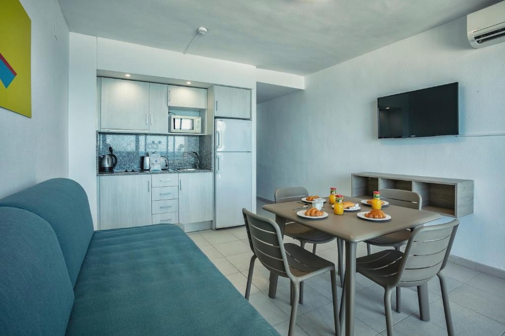 Pins Platja Apartments