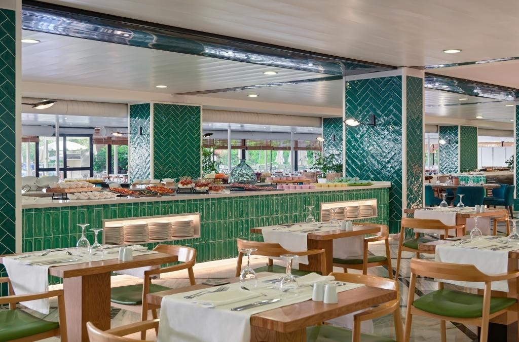 Hotel 4* en Cambrils en Media Pensión ¡a 50m de la playa!