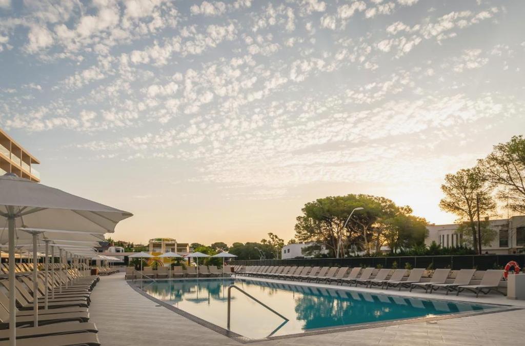 Estrena resort de lujo 4* superior en Comarruga a primera linea de playa - Estival Maramar