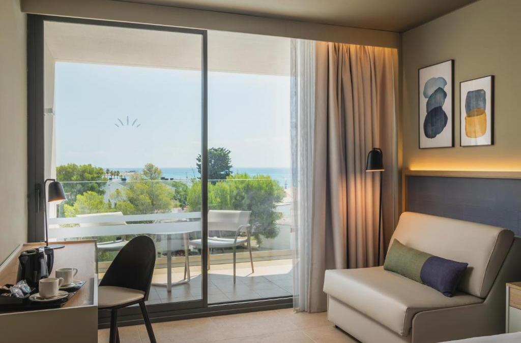 Estrena resort de lujo 4* superior en Comarruga a primera linea de playa - Estival Maramar