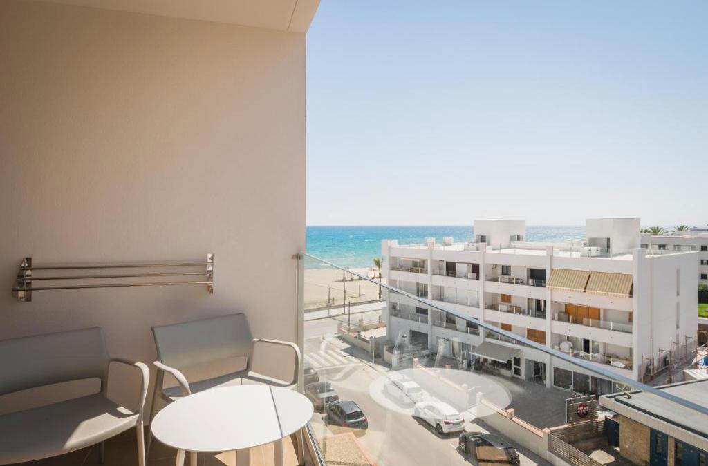 Estrena resort de lujo 4* superior en Comarruga a primera linea de playa - Estival Maramar