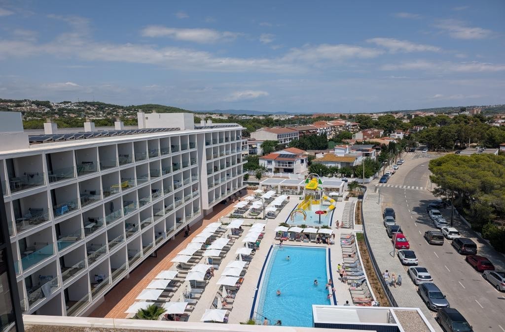 Brand New 4* Superior Beachfront Resort in Comarruga