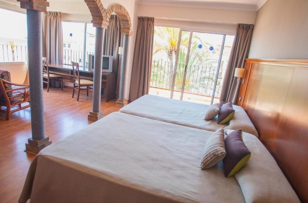 Escapada en la Costa Dorada ¡Incluye fechas de Halloween! - Hotel Comarruga Platja