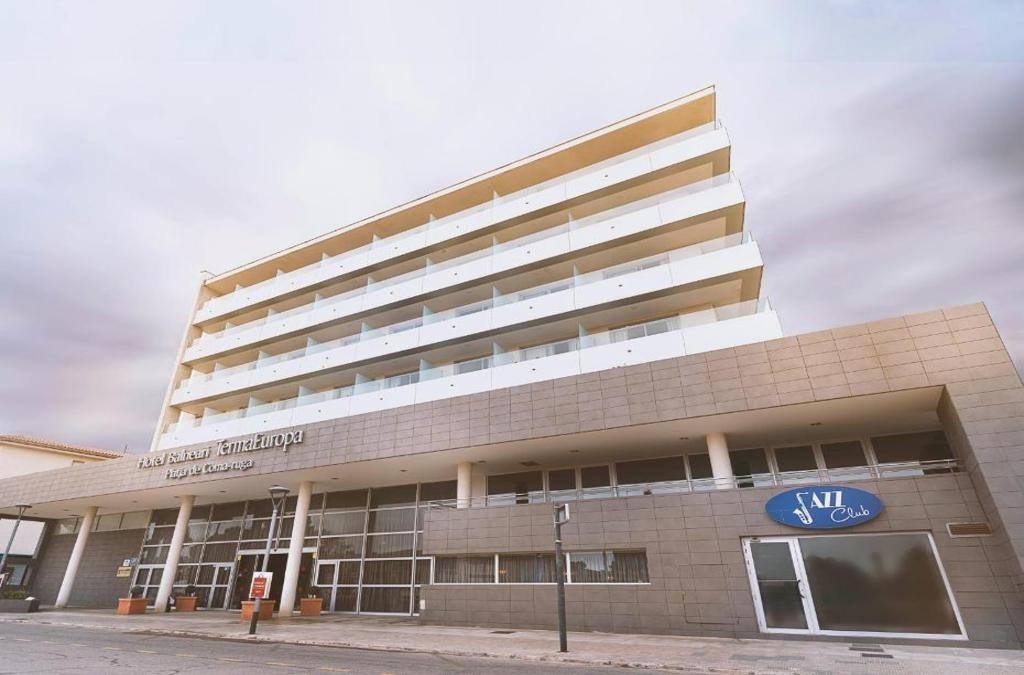 Rélajate en un Balneario 4* con Spa en Comarruga con Media Pensión - Hotel Balneario Playa De Comarruga