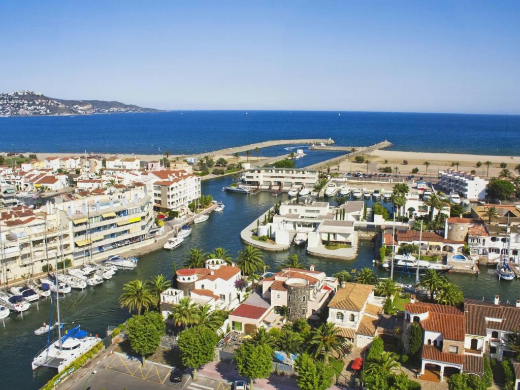 Empuriabrava: la pequeña Venecia de Cataluña - Apartment Gran Reserva-12 by Interhome