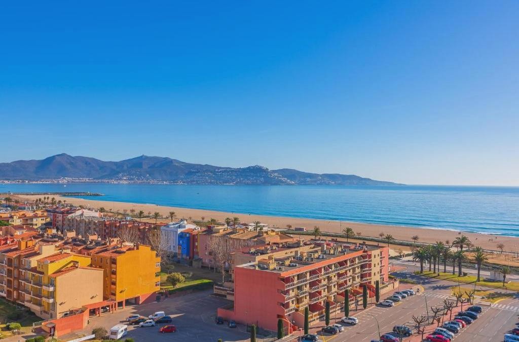 Your apartment with hotel amenities in Empuriabrava