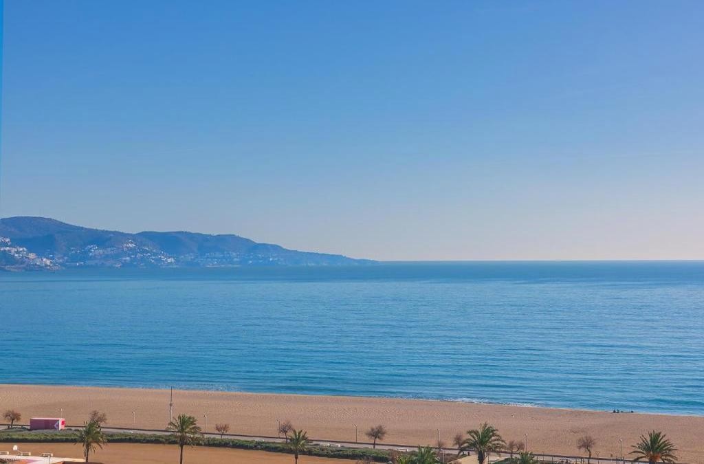 Your apartment with hotel amenities in Empuriabrava