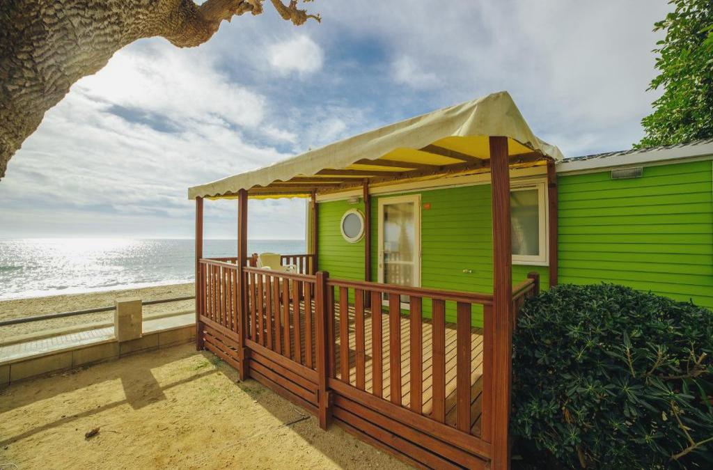 ¡ÚLTIMA HORA! Resort en primera línea de playa cerca de l'Hospitalet de l'Infant (Costa Dorada)
