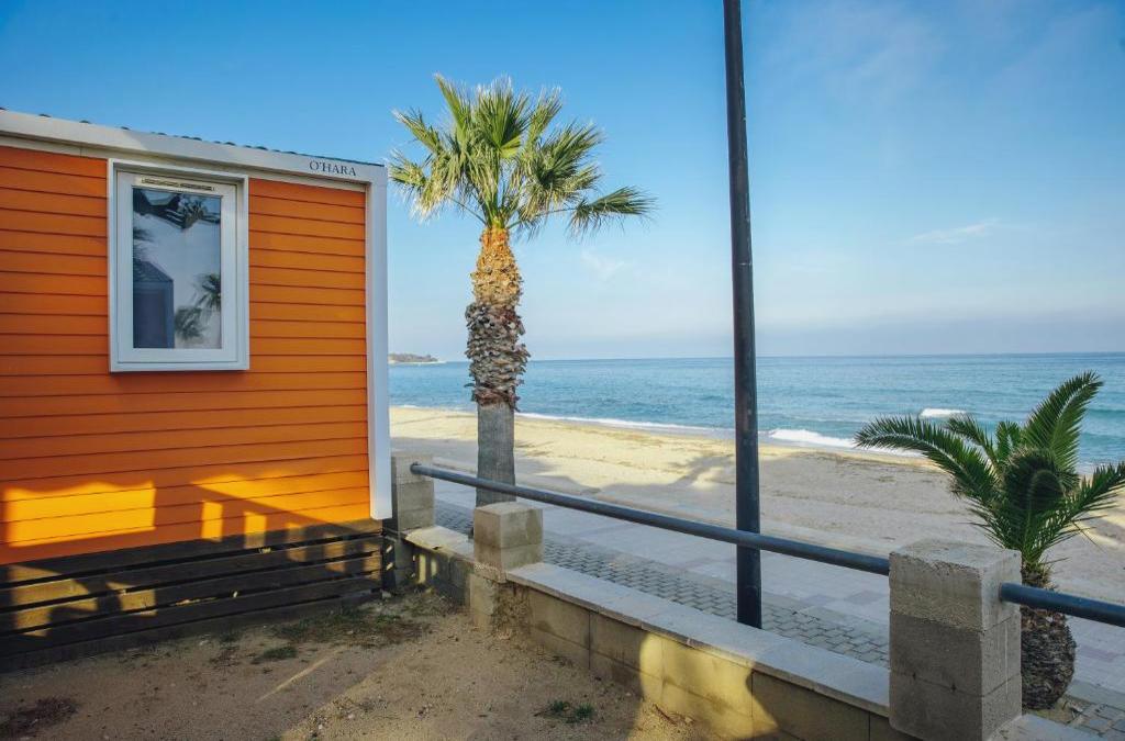 ¡ÚLTIMA HORA! Resort en primera línea de playa cerca de l'Hospitalet de l'Infant (Costa Dorada) - Alannia Costa Dorada
