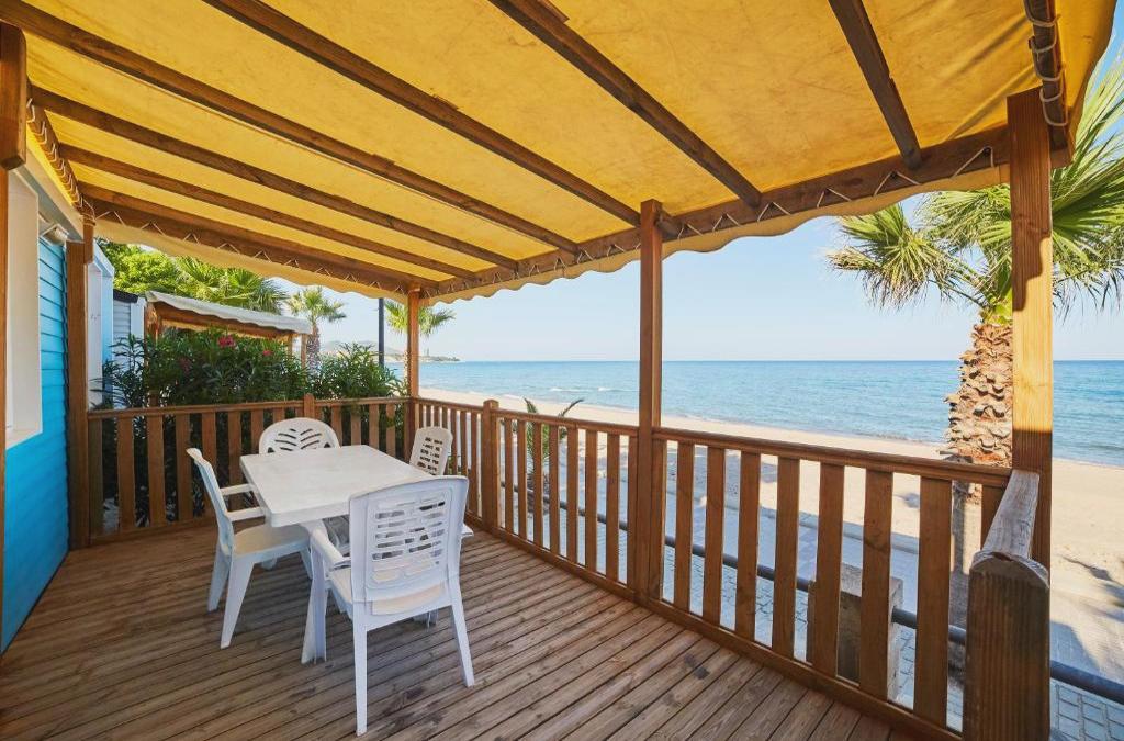 ¡ÚLTIMA HORA! Resort en primera línea de playa cerca de l'Hospitalet de l'Infant (Costa Dorada)