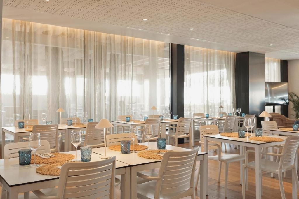 1ª línea de playa en Hotel 4* en la Pineda - Hotel Best Terramarina